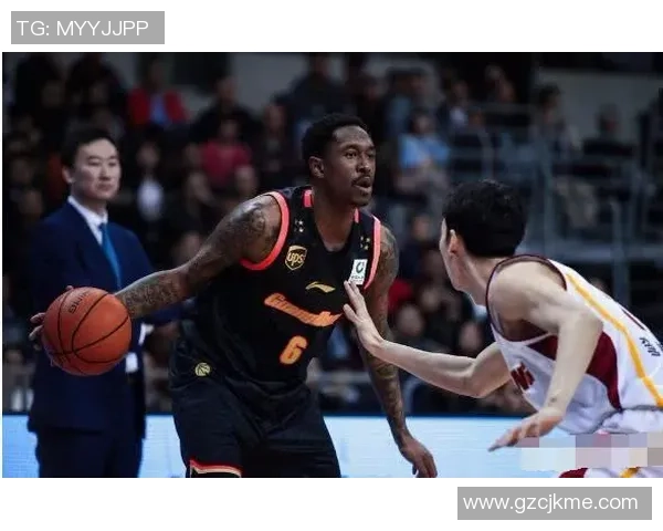 马尚布鲁克斯：从NBA到中国篮球的传奇旅程与精彩表现